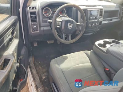 Zdjęcie 8 z 11 samochodu: 2016 RAM 1500 ST VIN:3C6JR7DG7GG302585 - miniatura