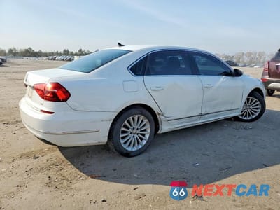 Trzecie zdjęcie samochodu z tyłu: 2016 VOLKSWAGEN PASSAT SE VIN:1VWBT7A32GC011623 - miniatura