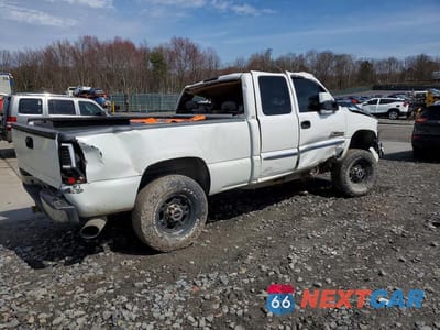 Trzecie zdjęcie samochodu z tyłu: 2003 GMC SIERRA K2500 HEAVY DUTY VIN:1GTHK291X3E225554 - miniatura