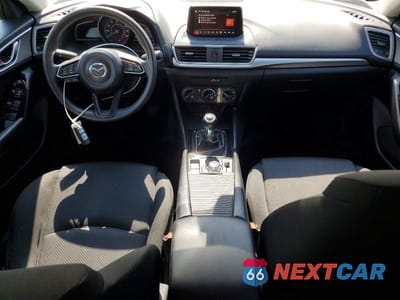 Zdjęcie 8 z 12 samochodu: 2018 MAZDA 3 SPORT VIN:3MZBN1U71JM172024 - miniatura
