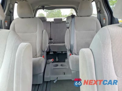 Zdjęcie 10 z 14 samochodu: 2017 TOYOTA SIENNA LE VIN:5TDKZ3DC0HS890335 - miniatura