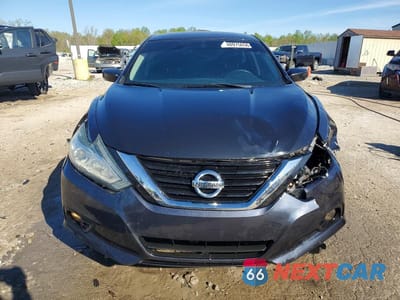 Piąte zdjęcie samochodu w środku: 2017 NISSAN ALTIMA 2.5 SV VIN:1N4AL3AP6HC280015 - miniatura