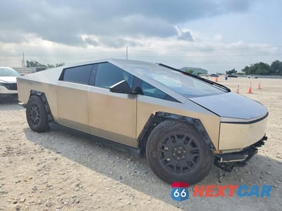 Czwarte zdjęcie samochodu z boku: 2024 TESLA CYBERTRUCK VIN:7G2CEHED3RA010782 - miniatura