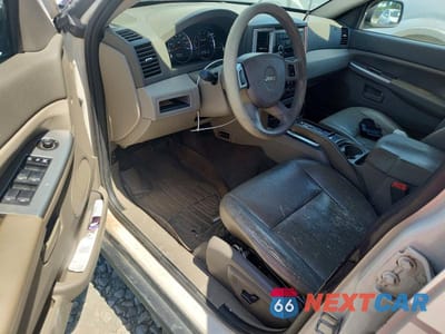 Zdjęcie 8 z 13 samochodu: 2008 JEEP GRAND CHEROKEE LAREDO VIN:1J8GR48K68C102455 - miniatura