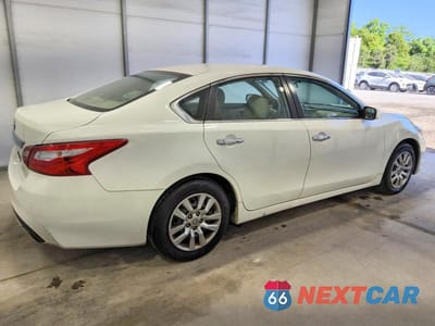 Trzecie zdjęcie samochodu z tyłu: 2016 NISSAN ALTIMA 2.5 S VIN:1N4AL3APXGC228787 - miniatura