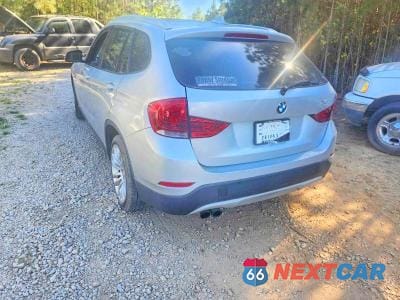 Czwarte zdjęcie samochodu z boku: 2014 BMW X1 XDRIVE28I VIN:WBAVL1C53EVR94158 - miniatura