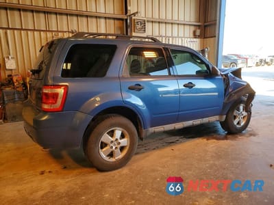 Trzecie zdjęcie samochodu z tyłu: 2010 FORD ESCAPE XLT VIN:1FMCU0D79AKA55489 - miniatura
