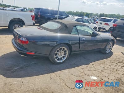 Trzecie zdjęcie samochodu z tyłu: 2002 JAGUAR XKR VIN:SAJDA42B02PA25774 - miniatura