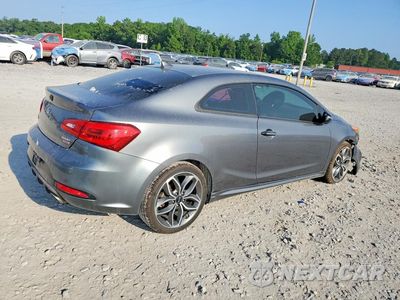 Piąte zdjęcie samochodu w środku: 2016 KIA FORTE SX VIN:KNAFZ6A38G5648417 - miniatura