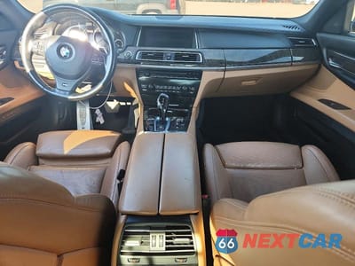 Zdjęcie 8 z 12 samochodu: 2013 BMW 750 LXI VIN:WBAYF8C52DD140554 - miniatura