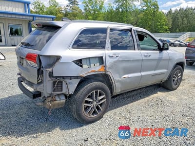 Trzecie zdjęcie samochodu z tyłu: 2018 JEEP GRAND CHEROKEE LAREDO VIN:1C4RJFAG0JC287732 - miniatura