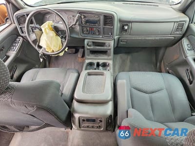 Zdjęcie 8 z 13 samochodu: 2004 CHEVROLET AVALANCHE C1500 VIN:3GNEC12T44G257777 - miniatura