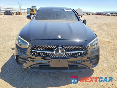 Piąte zdjęcie samochodu w środku: 2023 MERCEDES-BENZ E 350 VIN:W1KZF8DB7PB141197 - miniatura