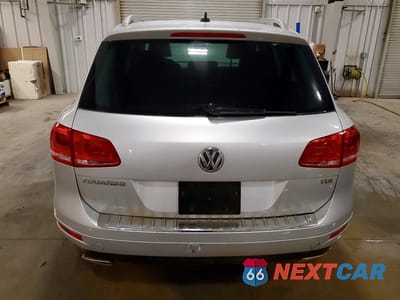 Zdjęcie 6 z 14 samochodu: 2013 VOLKSWAGEN TOUAREG V6 TDI VIN:WVGEP9BP3DD013285 - miniatura