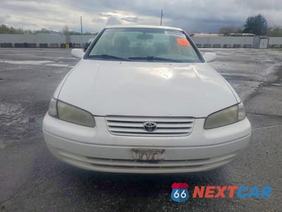 Piąte zdjęcie samochodu w środku: 1997 TOYOTA CAMRY LE VIN:JT2BG22K5V0079860 - miniatura