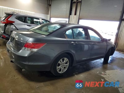 Trzecie zdjęcie samochodu z tyłu: 2010 HONDA ACCORD LXP VIN:1HGCP2F41AA039790 - miniatura