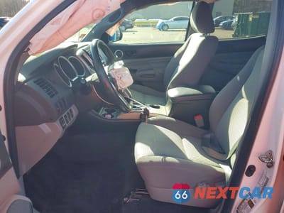 Zdjęcie 7 z 12 samochodu: 2015 TOYOTA TACOMA V6 VIN:3TMMU4FN7FM074120 - miniatura