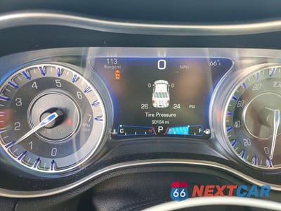 Zdjęcie 9 z 11 samochodu: 2017 CHRYSLER 300C VIN:2C3CCAKG4HH506687 - miniatura