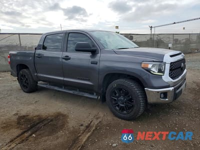 Czwarte zdjęcie samochodu z boku: 2021 TOYOTA TUNDRA CREWMAX SR5 VIN:5TFEY5F19MX299299 - miniatura