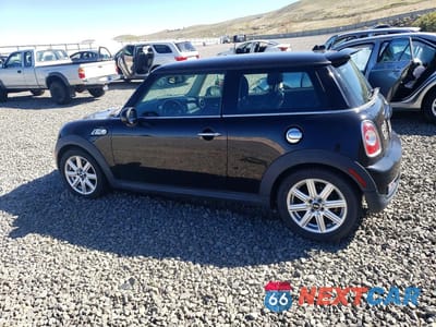 Drugie zdjęcie samochodu z przodu: 2013 MINI COOPER S VIN:WMWSV3C52DT390331 - miniatura