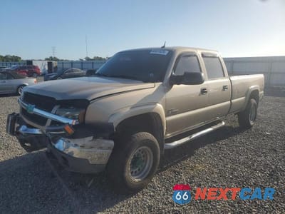 2004 CHEVROLET SILVERADO K3500 1GCHK33204F201752 - główne zdjęcie licytacji z USA - miniatura