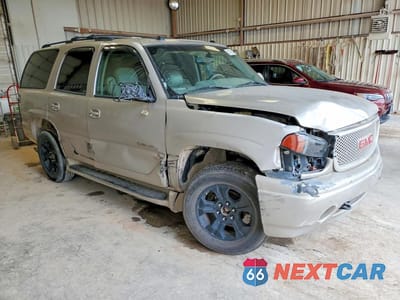 Czwarte zdjęcie samochodu z boku: 2004 GMC YUKON DENALI VIN:1GKEK63U04J165102 - miniatura