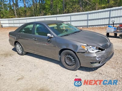 Czwarte zdjęcie samochodu z boku: 2005 TOYOTA CAMRY XLE VIN:4T1BE30K85U597861 - miniatura