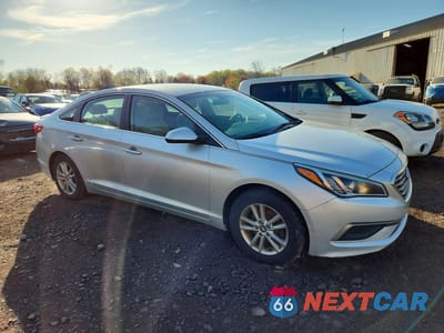 Czwarte zdjęcie samochodu z boku: 2017 HYUNDAI SONATA BASE VIN:5NPE24AF3HH566775 - miniatura