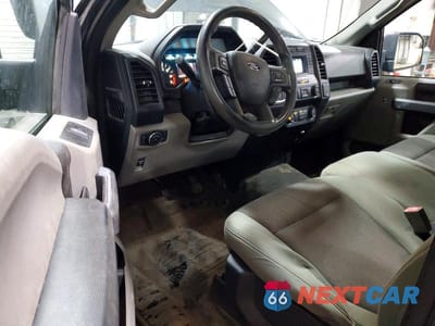 Zdjęcie 8 z 12 samochodu: 2019 FORD F150 VIN:1FTMF1EP8KKC74954 - miniatura