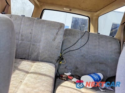 Zdjęcie 10 z 13 samochodu: 2000 TOYOTA 4RUNNER VIN:JT3GN86R2Y0146646 - miniatura