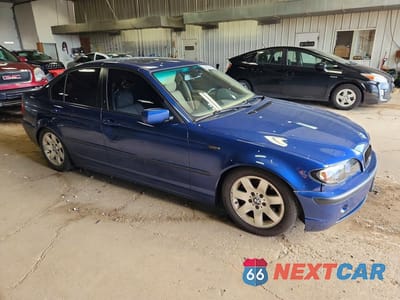 Czwarte zdjęcie samochodu z boku: 2005 BMW 325 I VIN:WBAEV33425KW17481 - miniatura