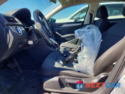 Zdjęcie 7 z 12 samochodu: 2012 VOLKSWAGEN PASSAT S VIN:1VWAP7A34CC021158 - miniatura
