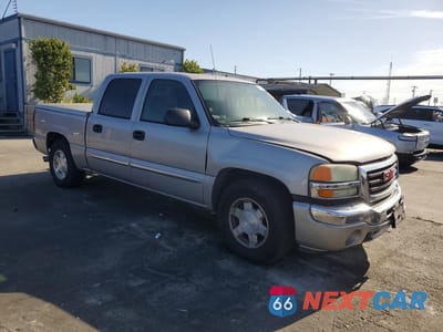 Czwarte zdjęcie samochodu z boku: 2005 GMC SIERRA 1500 SLE EXTE VIN:2GTEC13T851107303 - miniatura