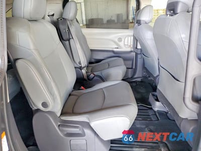 Zdjęcie 11 z 14 samochodu: 2021 TOYOTA SIENNA XLE VIN:5TDJRKEC1MS005543 - miniatura