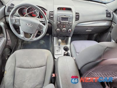 Zdjęcie 8 z 13 samochodu: 2011 KIA SORENTO LX VIN:5XYKTDA28BG151785 - miniatura