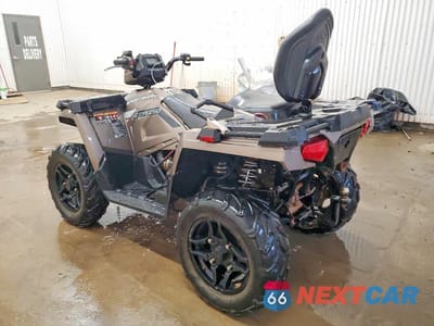 Trzecie zdjęcie samochodu z tyłu: 2021 POLARIS SPORTSMAN TOURING 570 PREMIUM VIN:4XASJE576MA731239 - miniatura
