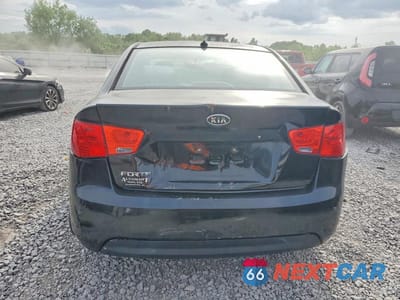 Zdjęcie 6 z 12 samochodu: 2013 KIA FORTE LX VIN:KNAFT4A2XD5738662 - miniatura