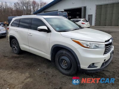 Czwarte zdjęcie samochodu z boku: 2016 TOYOTA HIGHLANDER XLE VIN:5TDJKRFH0GS224859 - miniatura