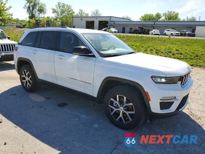 Czwarte zdjęcie samochodu z boku: 2023 JEEP GRAND CHEROKEE LIMITED VIN:1C4RJHBGXPC569072 - miniatura