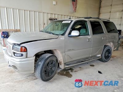 2004 GMC YUKON DENALI 1GKEK63U04J165102 - główne zdjęcie licytacji z USA - miniatura