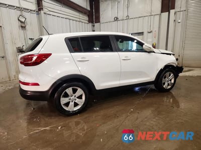 Trzecie zdjęcie samochodu z tyłu: 2013 KIA SPORTAGE LX VIN:KNDPB3A29D7533407 - miniatura