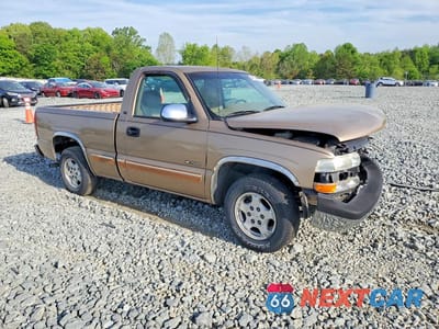 Czwarte zdjęcie samochodu z boku: 1999 CHEVROLET SILVERADO C1500 VIN:1GCEC14V4XZ113898 - miniatura