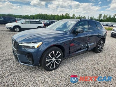 2025 VOLVO XC60 PLUS YV4M12RC9S1043611 - główne zdjęcie licytacji z USA - miniatura