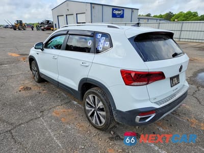 Drugie zdjęcie samochodu z przodu: 2022 VOLKSWAGEN TAOS SE VIN:3VVTX7B21NM068099 - miniatura