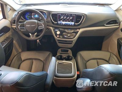 Zdjęcie 8 z 13 samochodu: 2024 CHRYSLER PACIFICA HYBRID SELECT VIN:2C4RC1S76RR174530 - miniatura