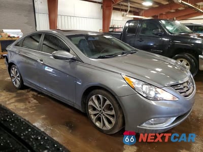 Czwarte zdjęcie samochodu z boku: 2013 HYUNDAI SONATA SE 2.0T VIN:5NPEC4AB6DH598267 - miniatura