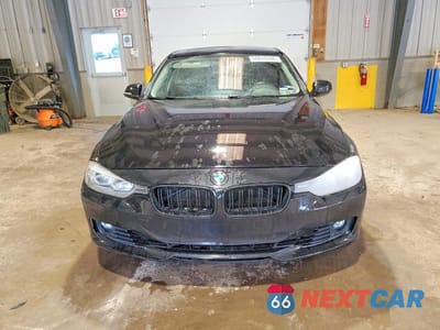 Piąte zdjęcie samochodu w środku: 2013 BMW 328 XI SULEV VIN:WBA3B5G55DNP41210 - miniatura