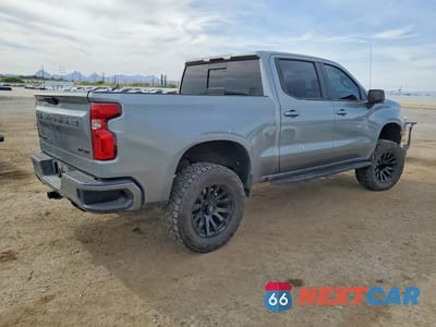 Trzecie zdjęcie samochodu z tyłu: 2023 CHEVROLET SILVERADO K1500 RST VIN:2GCUDEED4P1121918 - miniatura