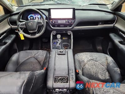 Zdjęcie 8 z 13 samochodu: 2026 TOYOTA GRAND HIGHLANDER PLATINUM VIN:5TDAAAB58TS117746 - miniatura