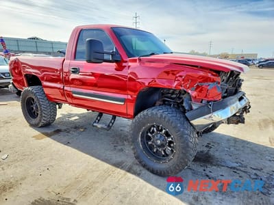 Czwarte zdjęcie samochodu z boku: 2005 CHEVROLET SILVERADO K1500 VIN:1GCEK14T35Z164212 - miniatura